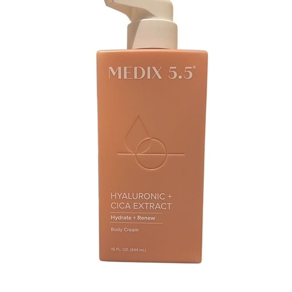 Medix 5.5 Hyaluronic + Cica Extract Hydrate + Renew Body Cream | 15 oz - Picture 1 of 1